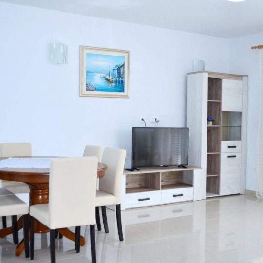 Medulin,kamena kuća 80.00 m2 sa bazenom