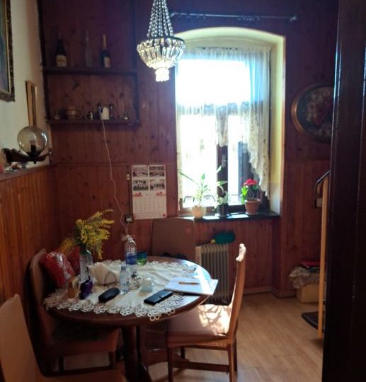 Part of a house of 80 m2 is for sale in the wider center of Pula