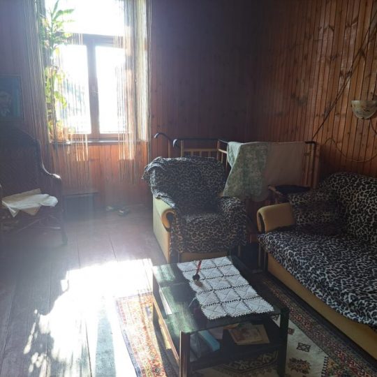 Part of a house of 80 m2 is for sale in the wider center of Pula