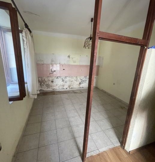 Apartment on the ground floor (ideal for rent to students) (sale)