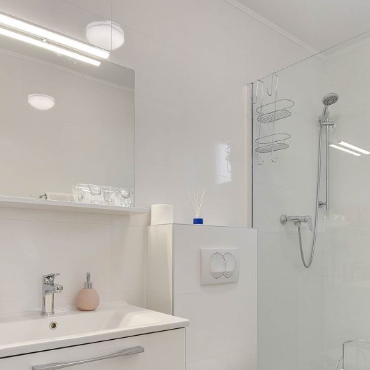 Modernes einstöckiges Haus im Zentrum von Medulin