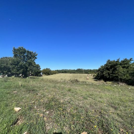 Business Zone Building land with building permit!!!