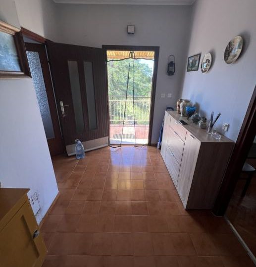 EIN HAUS MIT ZWEI WOHNUNGEN UND EINEM GROßEN GARTEN!!! (Verkauf)