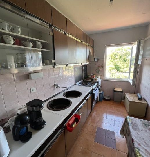 EIN HAUS MIT ZWEI WOHNUNGEN UND EINEM GROßEN GARTEN!!! (Verkauf)