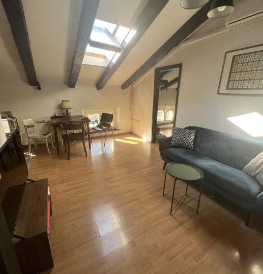 WOHNUNG ZU VERKAUFEN MIT SAUBEREM EIGENTUM (Verkauf)