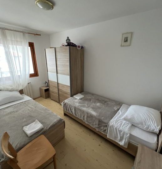 VILLA MIT VIER WOHNUNGEN ZU VERKAUFEN (Verkauf)