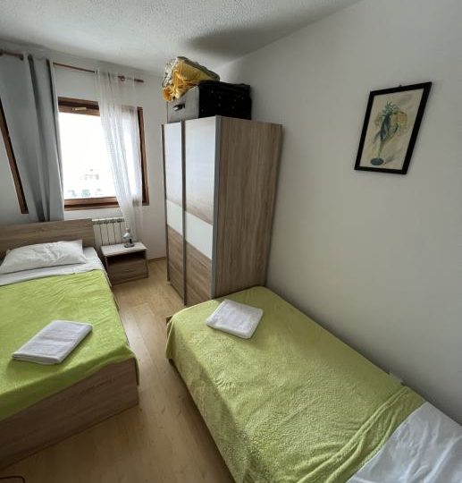 VILLA MIT VIER WOHNUNGEN ZU VERKAUFEN (Verkauf)