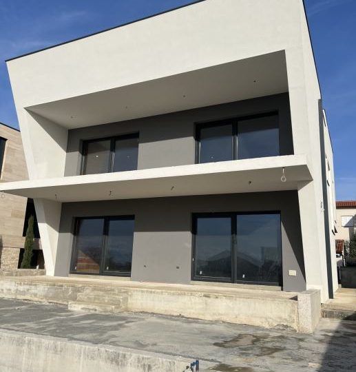 VILLA IM BAU MIT UNVERBINDERBAREM PANORAMA-MEERBLICK!!!