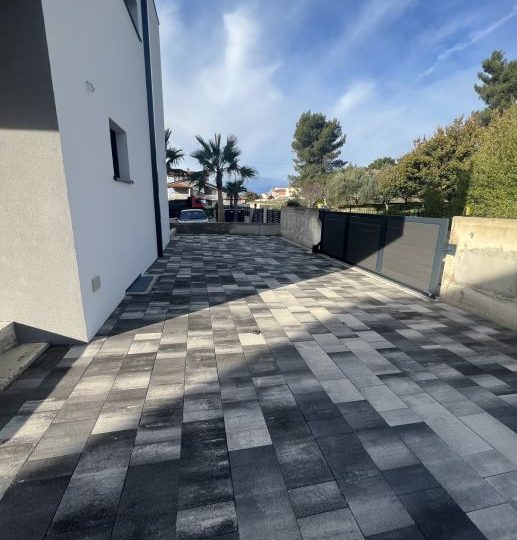 VILLA IM BAU MIT UNVERBINDERBAREM PANORAMA-MEERBLICK!!!