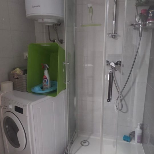 Veruda, dvosobni stan s vrtom i parkirnim mjestima – Top lokacija!