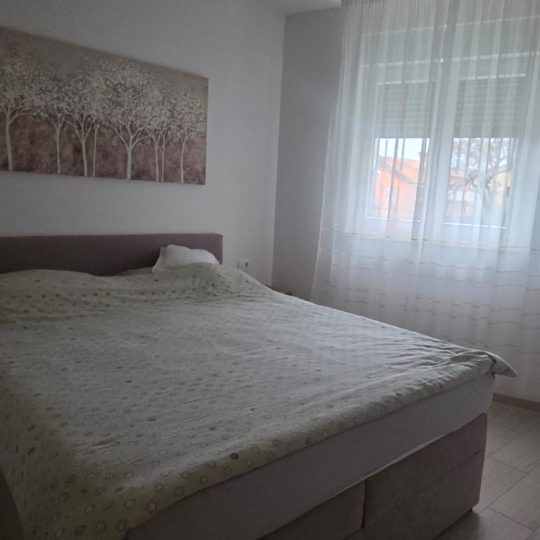 Veruda, dvosobni stan s vrtom i parkirnim mjestima – Top lokacija!