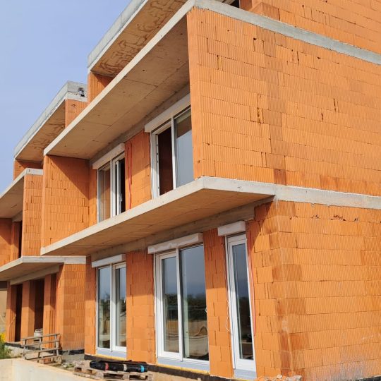 Dvojna kuća s pogledom na more-prodaja!