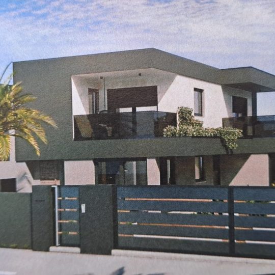 Строящийся современный особняк в Медулине – 156 м² с бассейном и гардеробной.