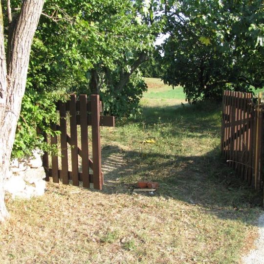 Grundstück in Barban, Istrien (1329 m²) – Dringender Verkauf, Gelegenheit!