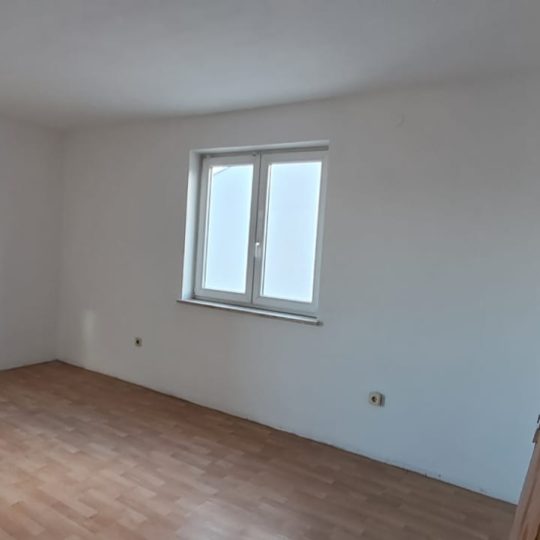 Prostrani stan na Vidikovcu s pogledom na grad