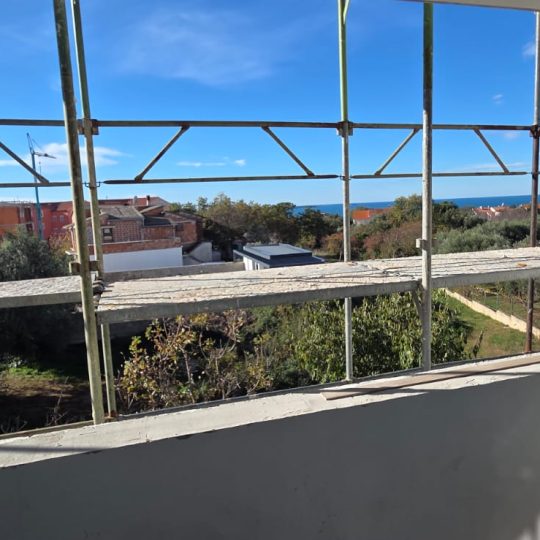 PREKRASAN STAN S POGLEDOM NA MORE – PEROJ, 65 m²