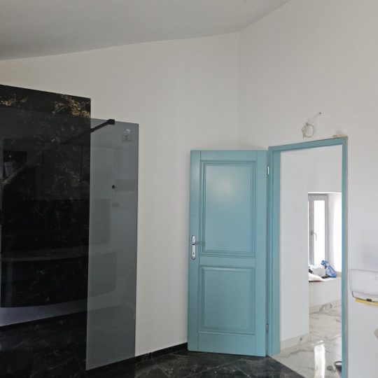 OPPORTUNITY!!! – STONE HOUSE IN THE CENTRE OF THE VILLAGE – 105 m² + YARD (for sale)