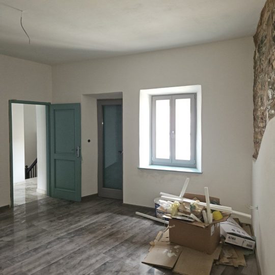 OPPORTUNITY!!! – STONE HOUSE IN THE CENTRE OF THE VILLAGE – 105 m² + YARD (for sale)