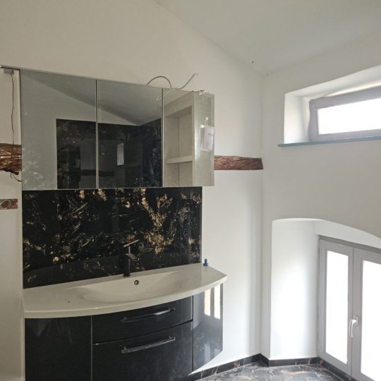 OPPORTUNITY!!! – STONE HOUSE IN THE CENTRE OF THE VILLAGE – 105 m² + YARD (for sale)