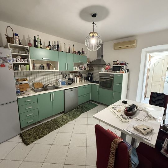 ATTRACTIVE STONE HOUSE 208 m² – 4 FLOORS – POTENTIAL FOR 4 BEDROOMS (for sale)