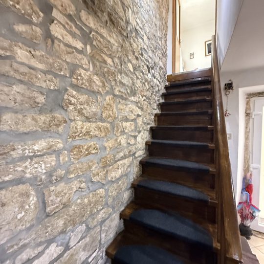 ATTRACTIVE STONE HOUSE 208 m² – 4 FLOORS – POTENTIAL FOR 4 BEDROOMS (for sale)