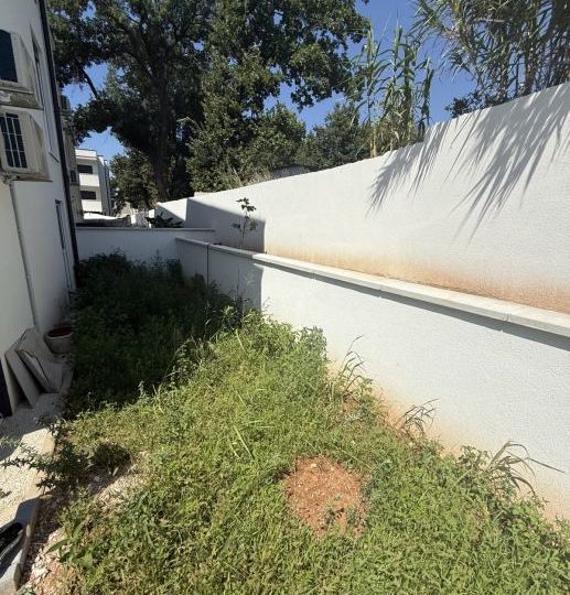 EXCLUSIVE – GROUND FLOOR APARTMENT WITH PRIVATE GARDEN, MEDULIN (for sale)