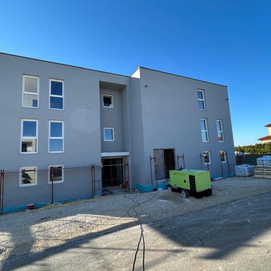 KANFANAR – PRIZEMNI 3SS+DB STAN (114,33 m²) S VRTOM I POGLEDOM NA MORE