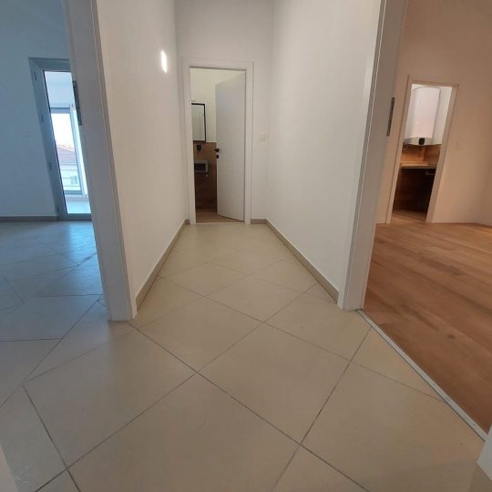Na prodaju – cijela etaža s 4 stana na Velom Vrhu