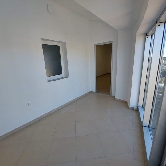 Na prodaju – cijela etaža s 4 stana na Velom Vrhu