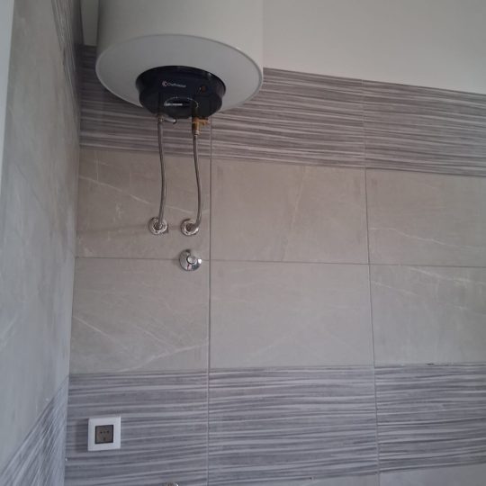 PRIZEMNICA S BAZENOM U MIRNOM NASELJU POKRAJ SVETVINČENTE