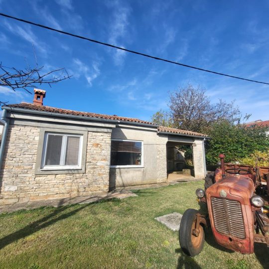 Muntić, Ližnjan: kuća + apartman, konoba i garaža