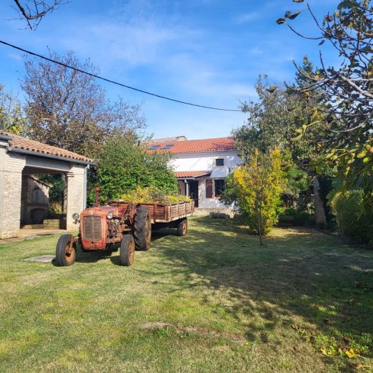 Muntić, Ližnjan: kuća + apartman, konoba i garaža