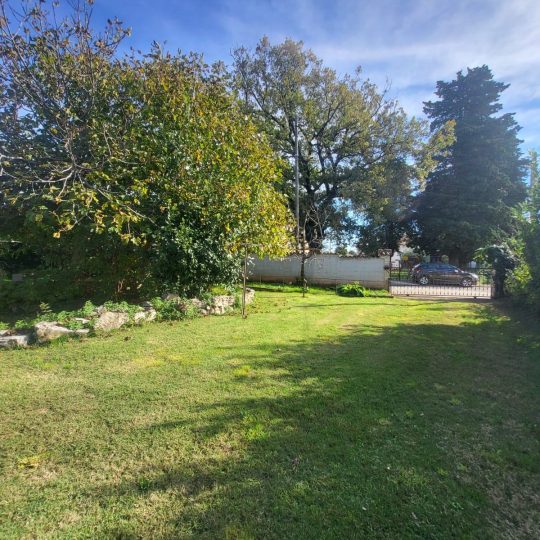 Muntić, Ližnjan: kuća + apartman, konoba i garaža