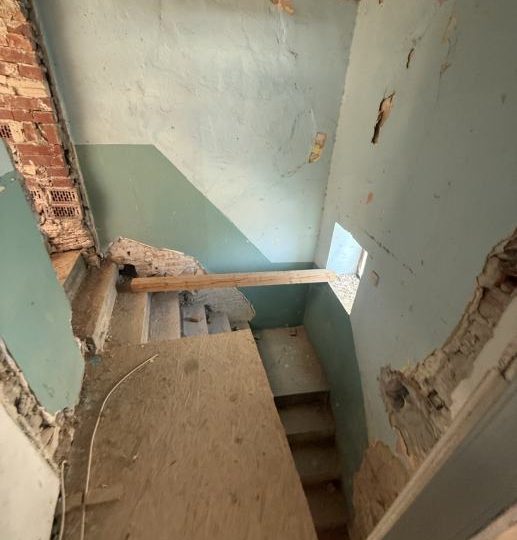 PRILIKA! KUĆA U LIŽNJANU S TERASOM I POTENCIJALOM!