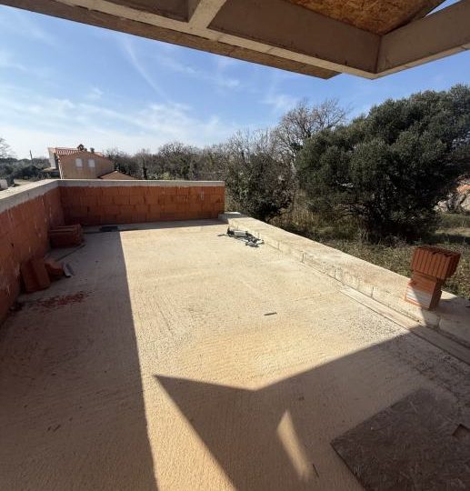 KUĆA U KAVRANU S POGLEDOM NA MORE – ODLIČNA INVESTICIJSKA PRILIKA