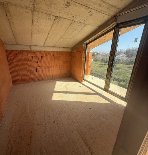 KUĆA U KAVRANU S POGLEDOM NA MORE – ODLIČNA INVESTICIJSKA PRILIKA