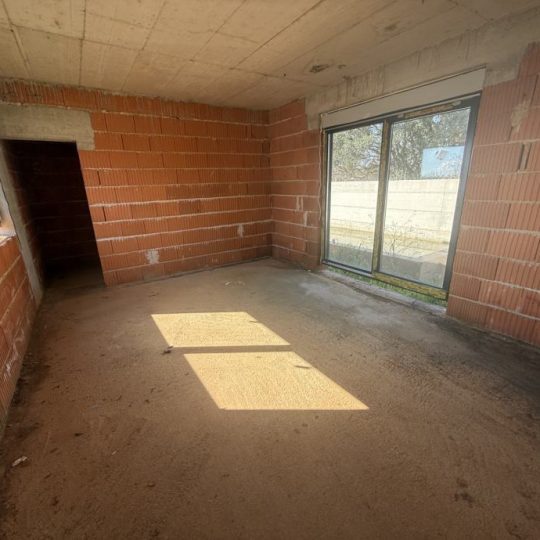 KUĆA U KAVRANU S POGLEDOM NA MORE – ODLIČNA INVESTICIJSKA PRILIKA