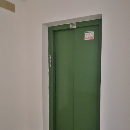 STOJA! EKSKLUZIVNA PRODAJA!