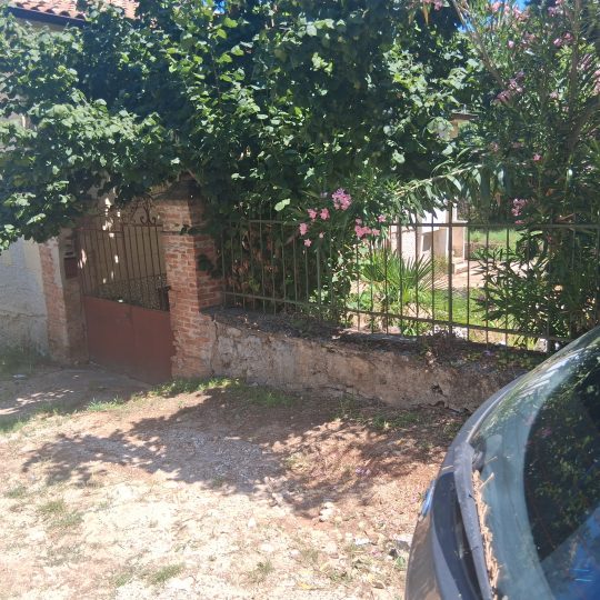 Stoja: samostojeća kuća 105 m2, blizina mora, prilika