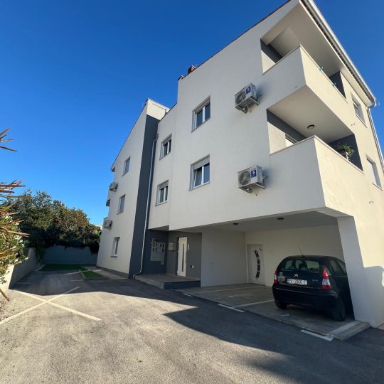 Pula, 108.00 m2, novogradnja dva stana +garaža i spremište