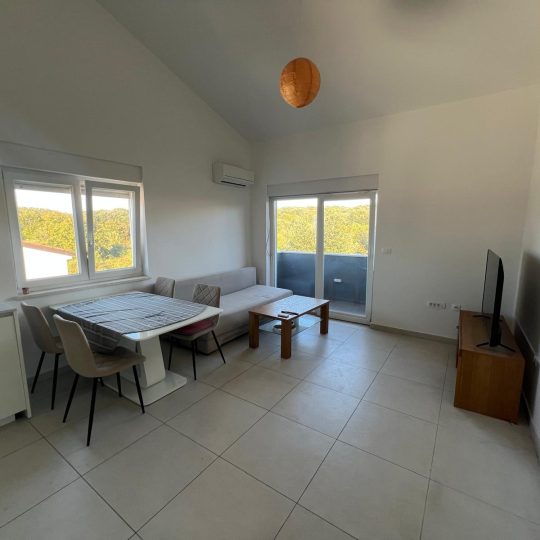 Pula, 108.00 m2, novogradnja dva stana +garaža i spremište