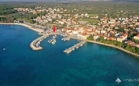 Fažana: 2800 m2 pogled na more, T2 zona
