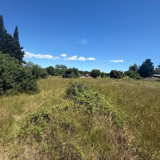 PRILIKA !!! GRAĐEVINSKO ZEMLJIŠTE – PULA, ŠTINJAN – 920 m²