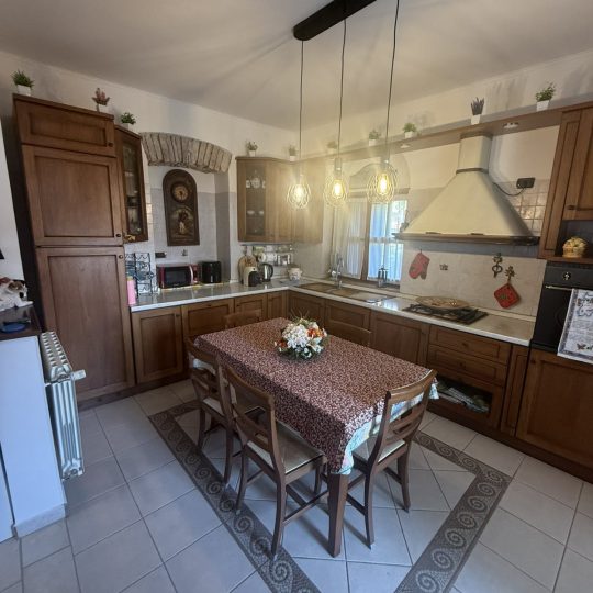 Kaštanjer: Prostran obiteljski stan, okolica centra, 63m2 + velika terasa 25m2