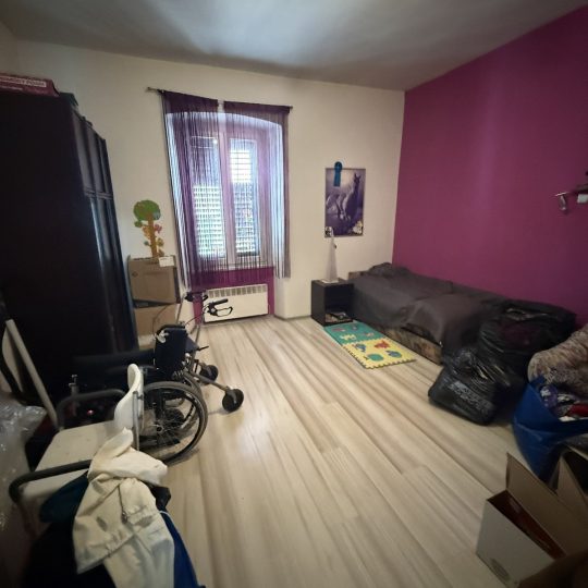 Pula: Povoljan stan u strogom centru Pule, 100 m2