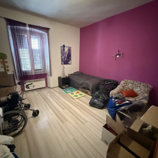 Pula: Povoljan stan u strogom centru Pule, 100 m2
