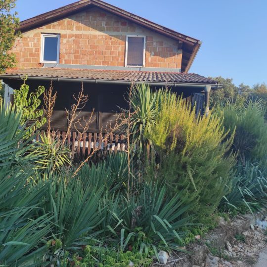 Marčana: Samostojeća kuća, na mirnoj lokaciji, 400 m od mora, 169 m2