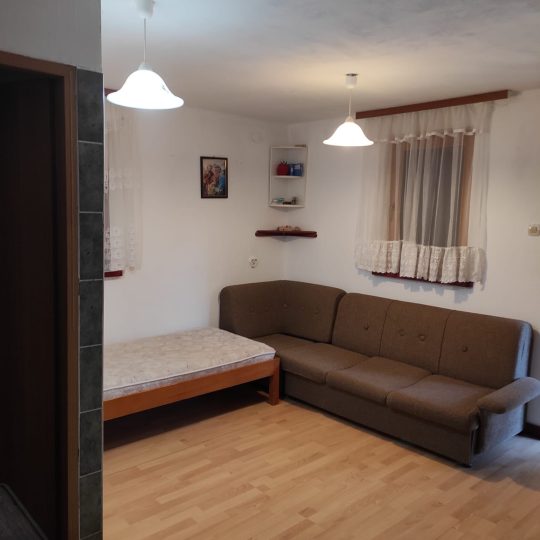 Marčana: Samostojeća kuća, na mirnoj lokaciji, 400 m od mora, 169 m2