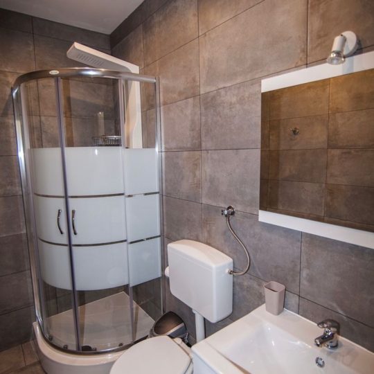 Centar: Odličan kompletno opremljen stan, 62 m2