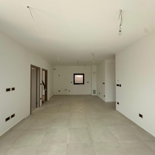 Pješčana uvala: Prekrasan stan s terasom i vrtom, 2SS, 60 m2,
